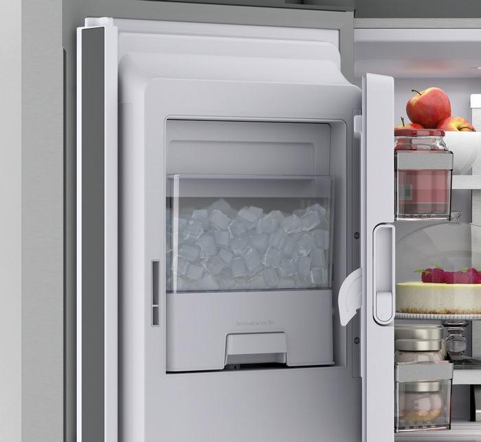 холодильник Whirlpool W Collection - ледогенератор