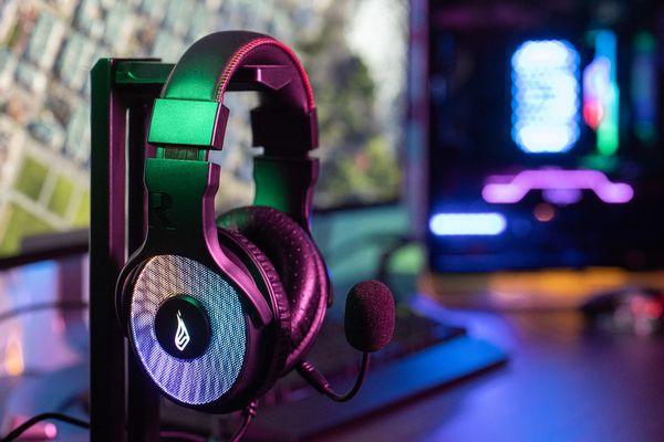 SureFire представила игровые гарнитуры Harrier 360 и Skirmish